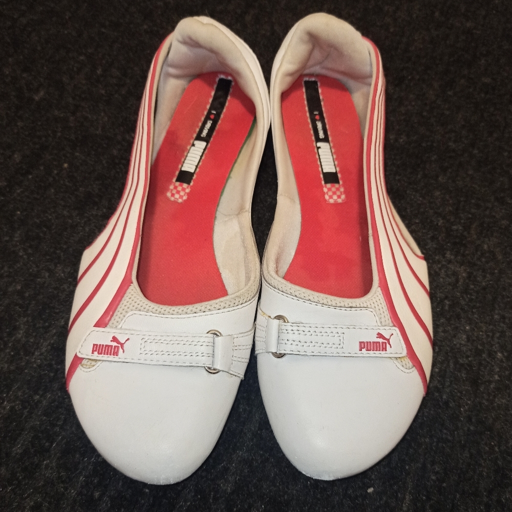 Women's Puma Flats
